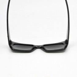 Κομψά Γυναικεία Γυαλιά Ηλίου Μαύρο – Πολωμένα με Χρυσό Λογότυπο